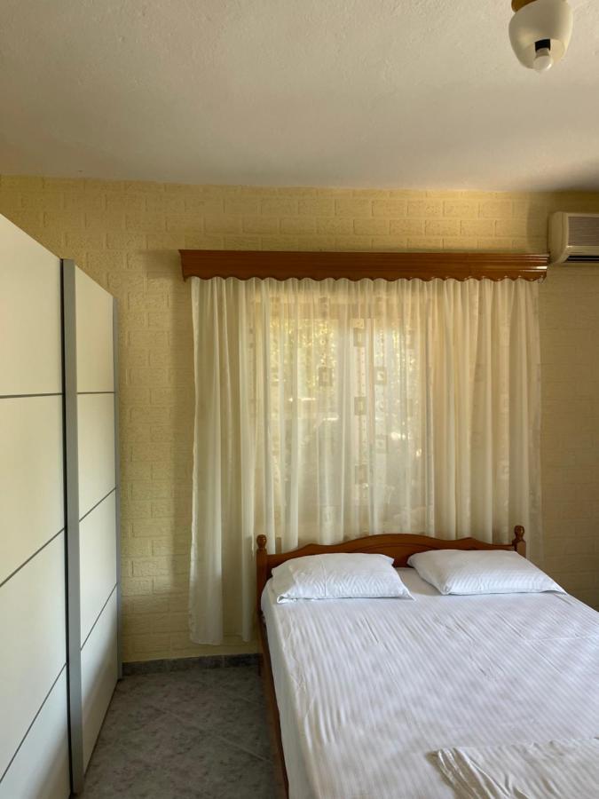 Elias Guest House Sarandë Esterno foto