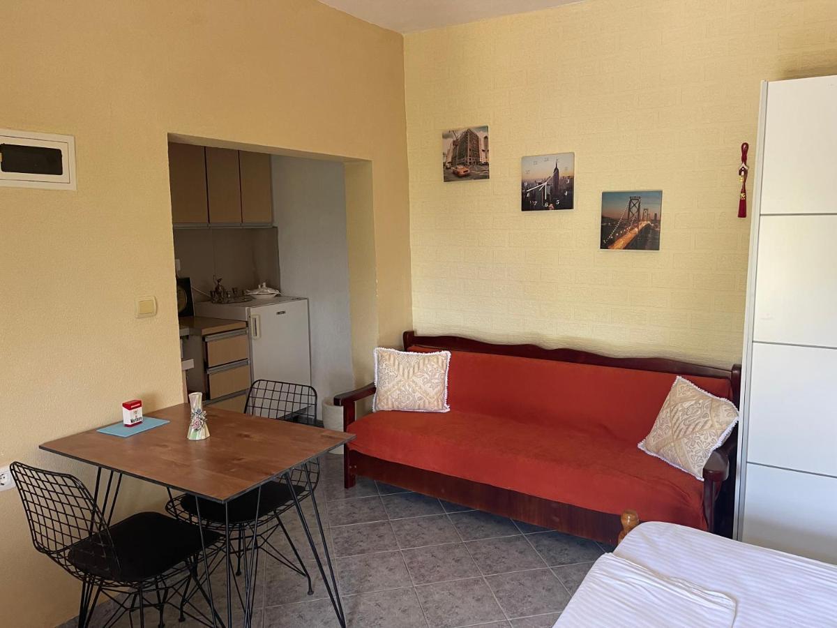 Elias Guest House Sarandë Esterno foto